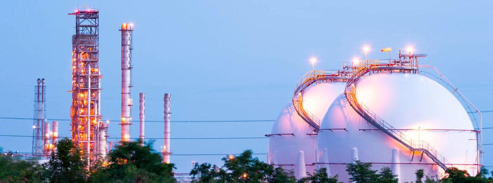 LNG analysis with specialized natural gas analyzers LNG storage